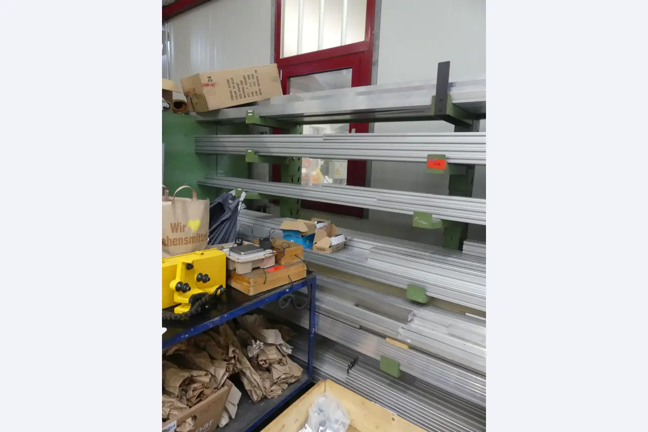 Maschinen und Betriebsausstattung eines Maschinenbauunternehmens-1