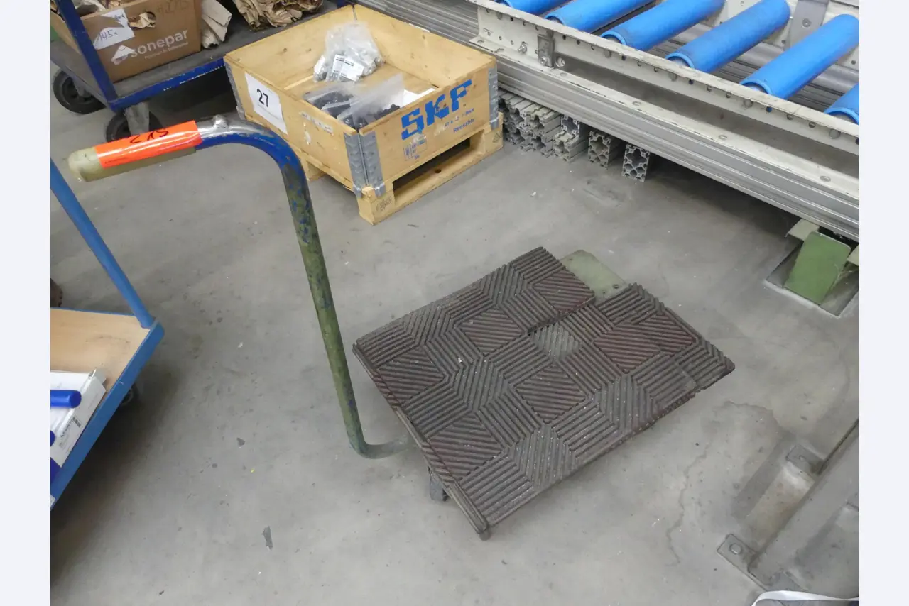 Maschinen und Betriebsausstattung eines Maschinenbauunternehmens-1