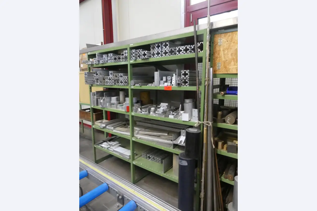 Maschinen und Betriebsausstattung eines Maschinenbauunternehmens-1