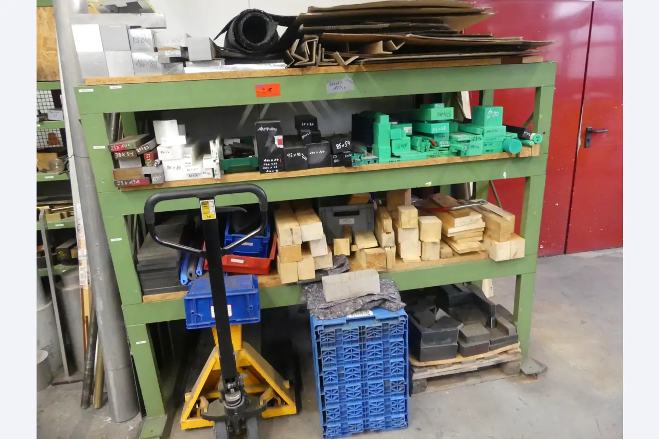 Maschinen und Betriebsausstattung eines Maschinenbauunternehmens-1