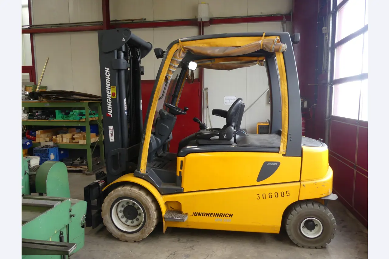 Maschinen und Betriebsausstattung eines Maschinenbauunternehmens-13