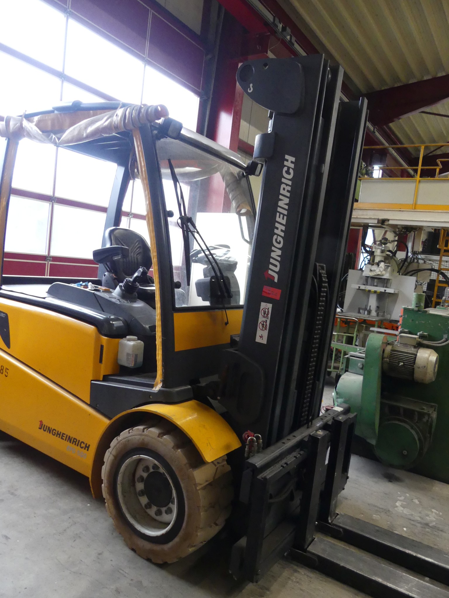 Maschinen und Betriebsausstattung eines Maschinenbauunternehmens-1