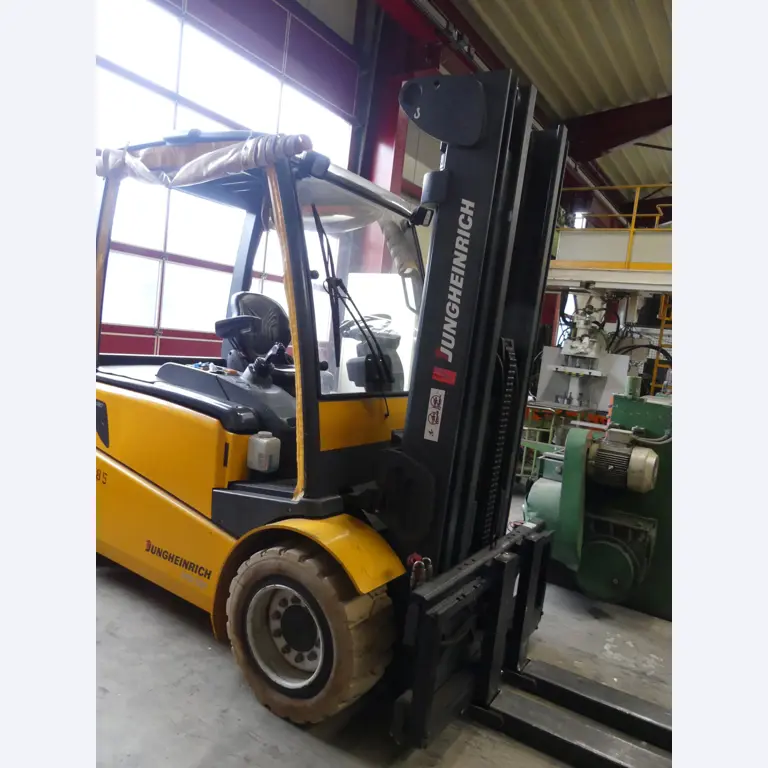 Maschinen und Betriebsausstattung eines Maschinenbauunternehmens-1