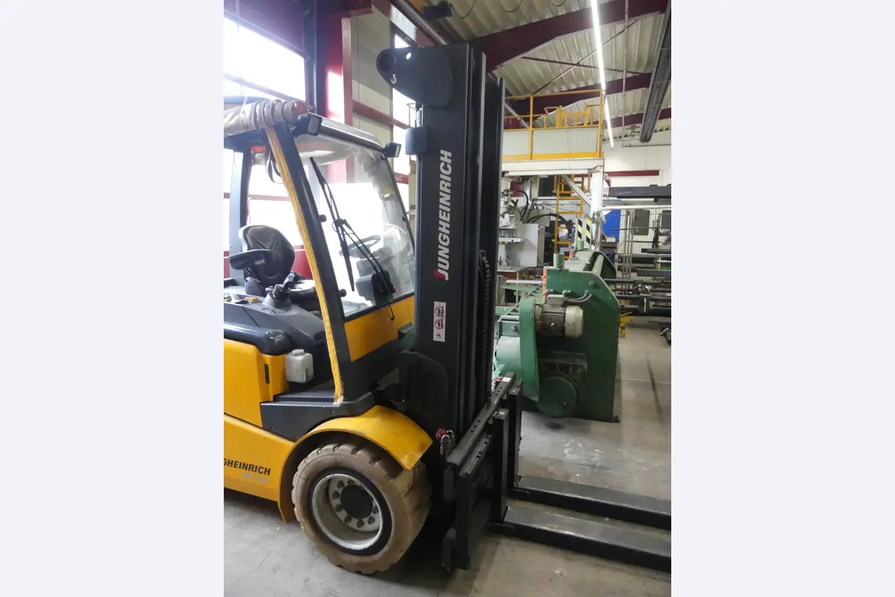 Maschinen und Betriebsausstattung eines Maschinenbauunternehmens-3