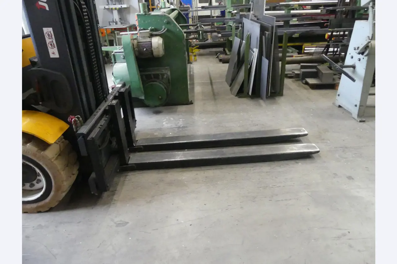 Maschinen und Betriebsausstattung eines Maschinenbauunternehmens-4