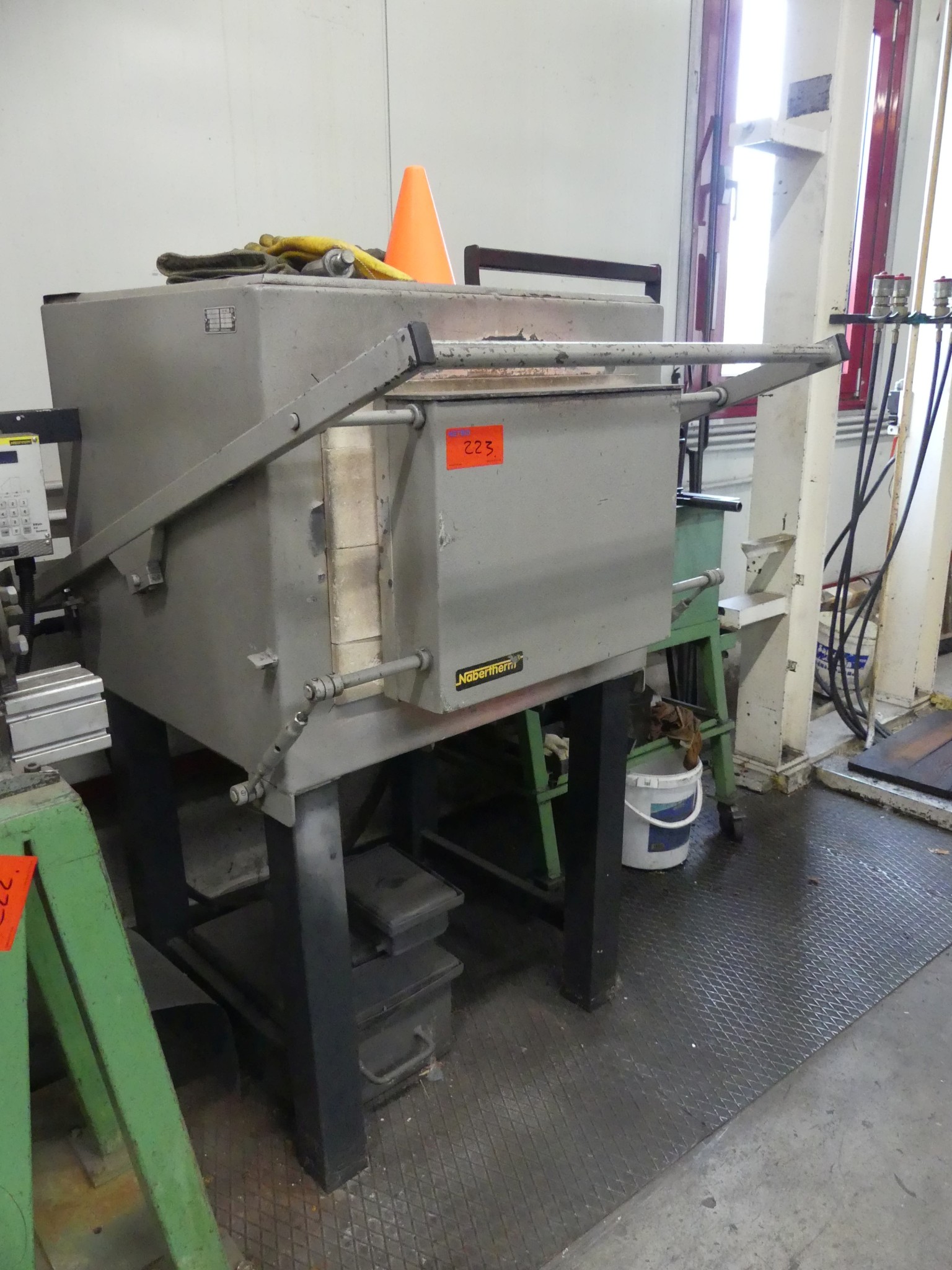 Maschinen und Betriebsausstattung eines Maschinenbauunternehmens-1