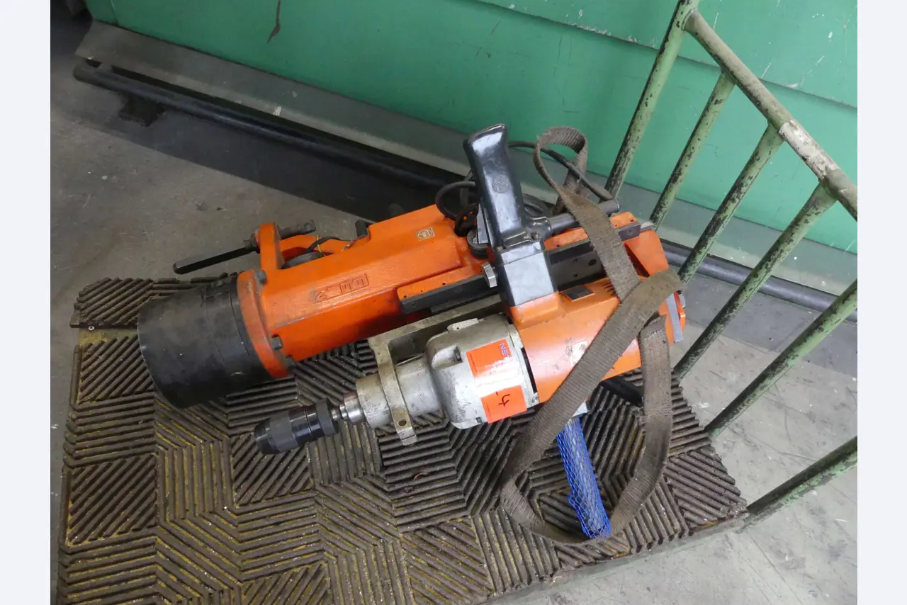 Maschinen und Betriebsausstattung eines Maschinenbauunternehmens-1