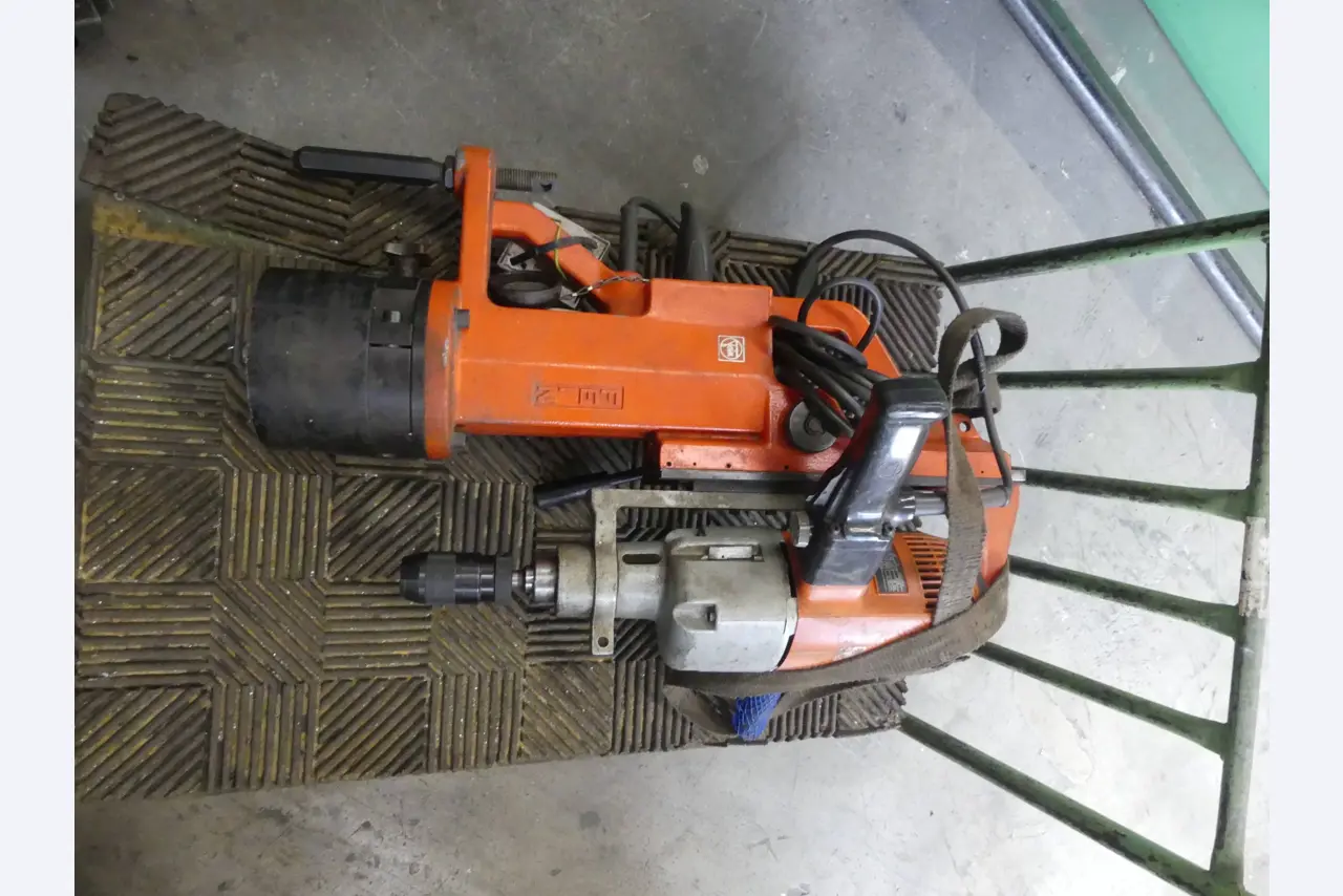 Maschinen und Betriebsausstattung eines Maschinenbauunternehmens-4