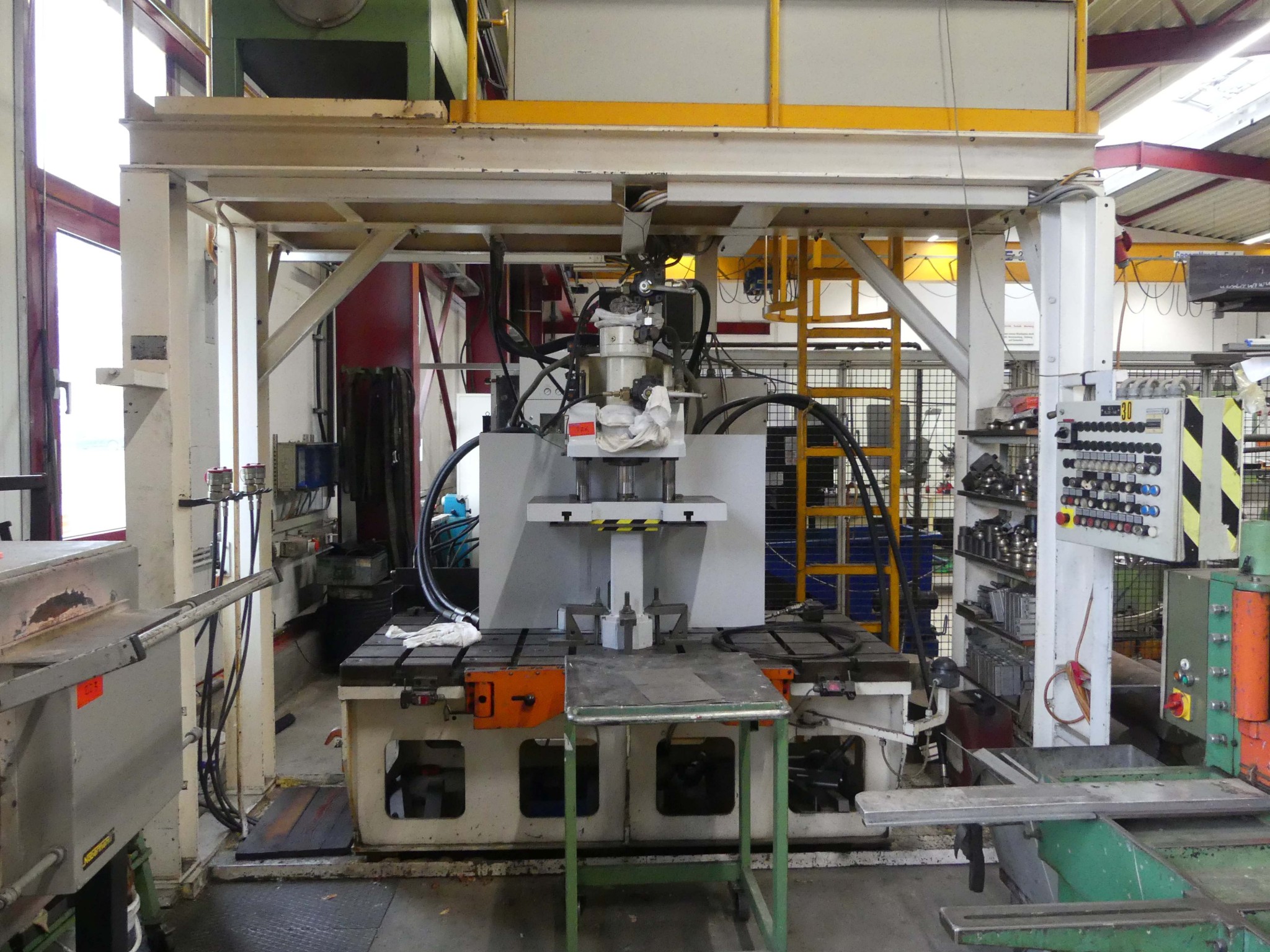 Maschinen und Betriebsausstattung eines Maschinenbauunternehmens-1