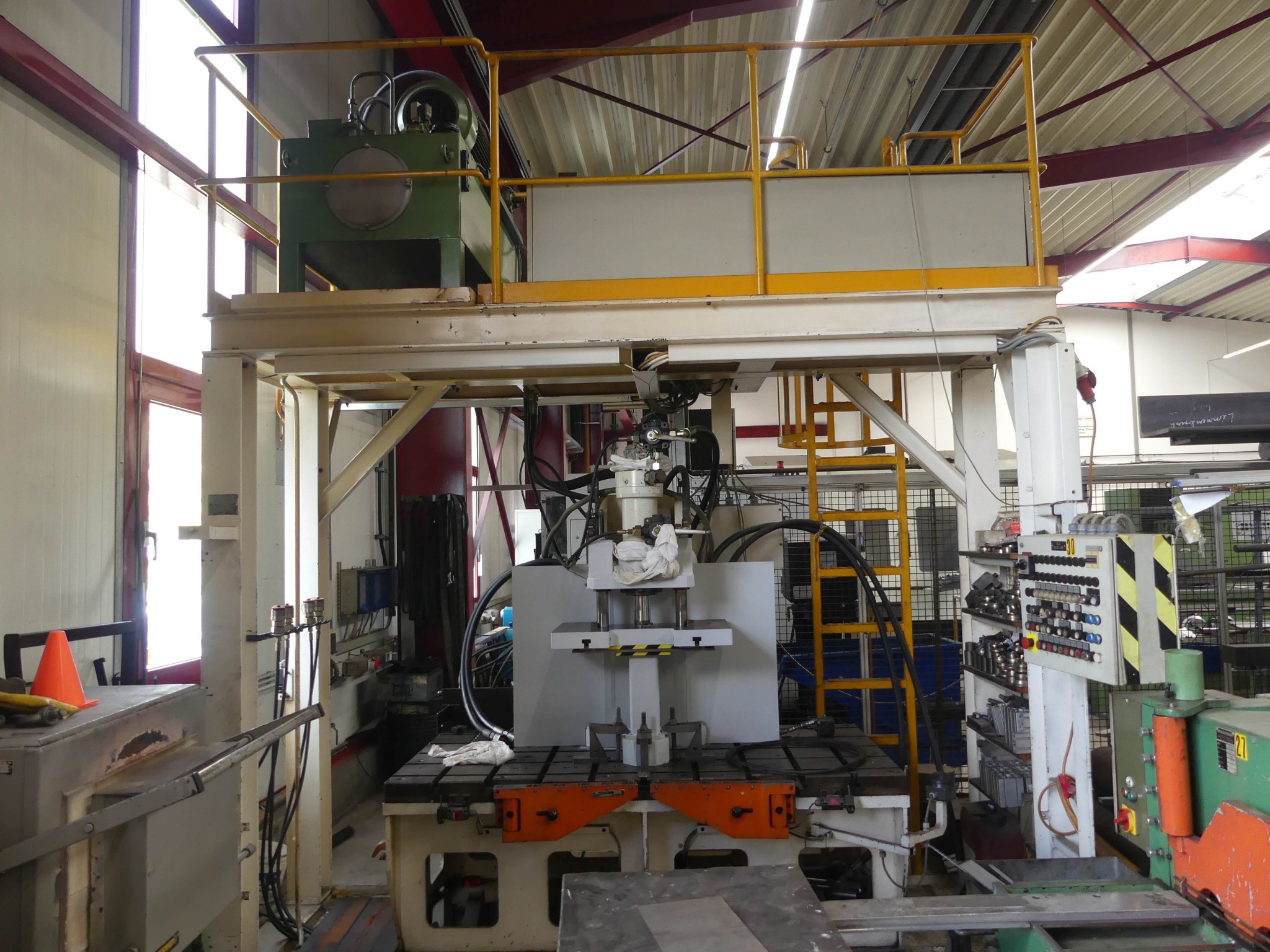 Maschinen und Betriebsausstattung eines Maschinenbauunternehmens-9