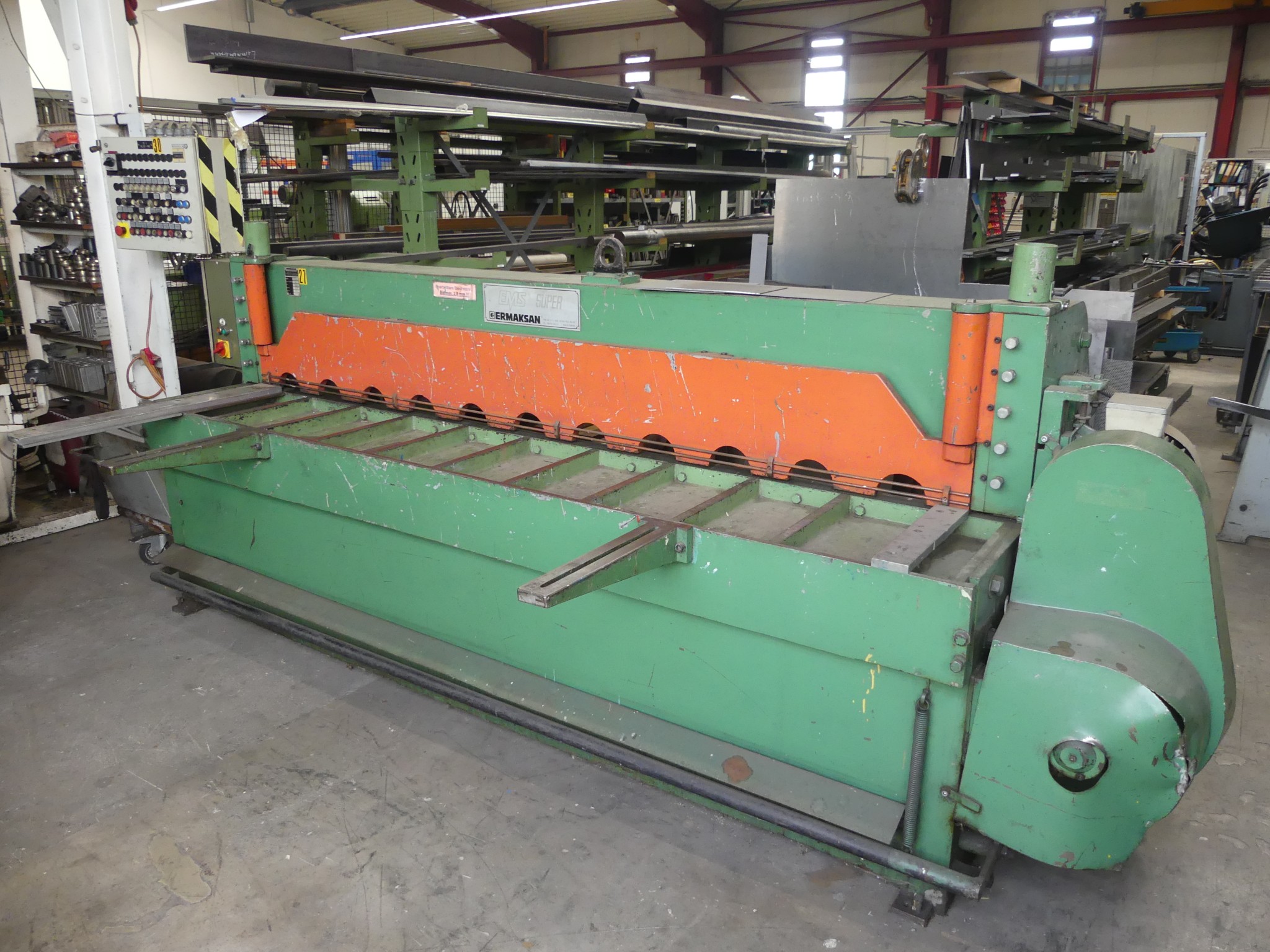 Maschinen und Betriebsausstattung eines Maschinenbauunternehmens-1