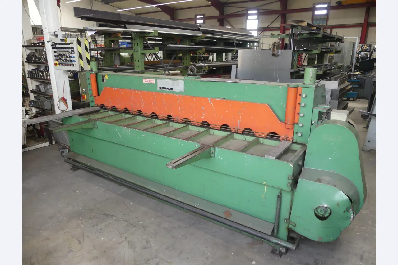 Maschinen und Betriebsausstattung eines Maschinenbauunternehmens-1