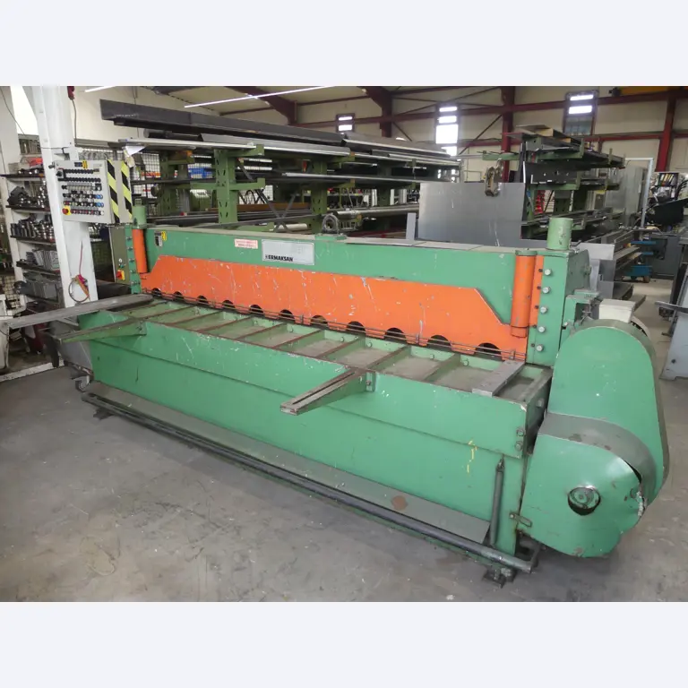 Maschinen und Betriebsausstattung eines Maschinenbauunternehmens-1