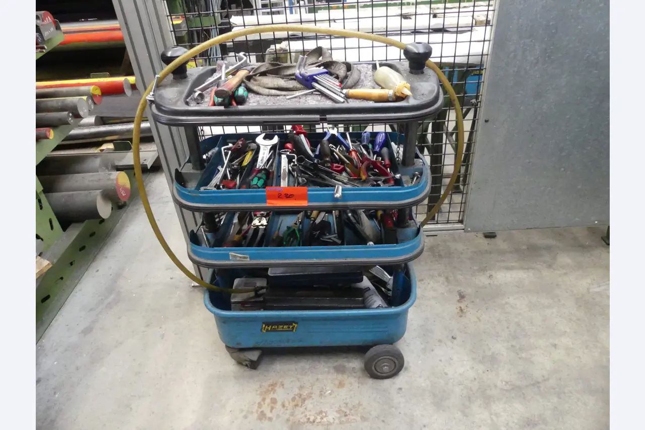 Maschinen und Betriebsausstattung eines Maschinenbauunternehmens-1