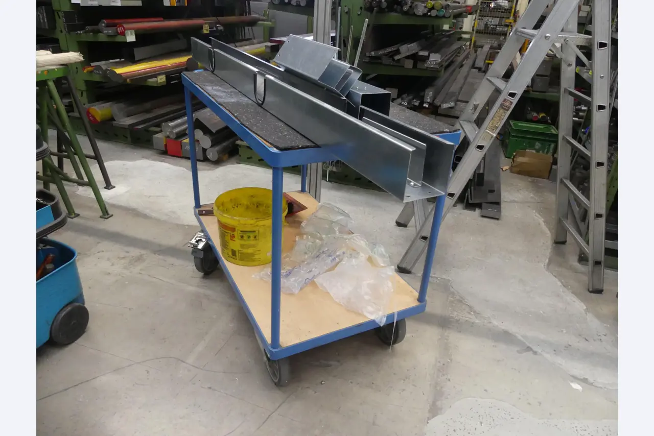 Maschinen und Betriebsausstattung eines Maschinenbauunternehmens-1