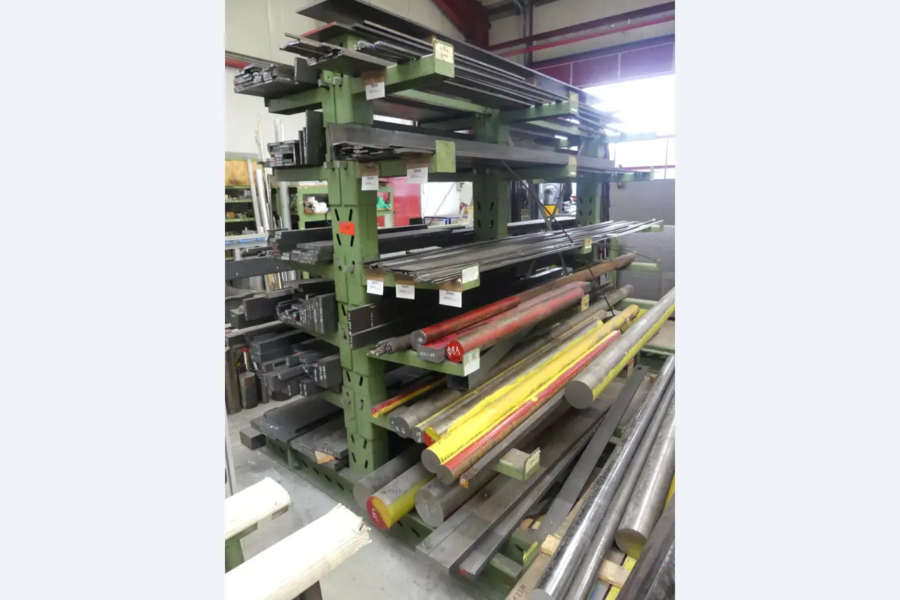 Maschinen und Betriebsausstattung eines Maschinenbauunternehmens-1