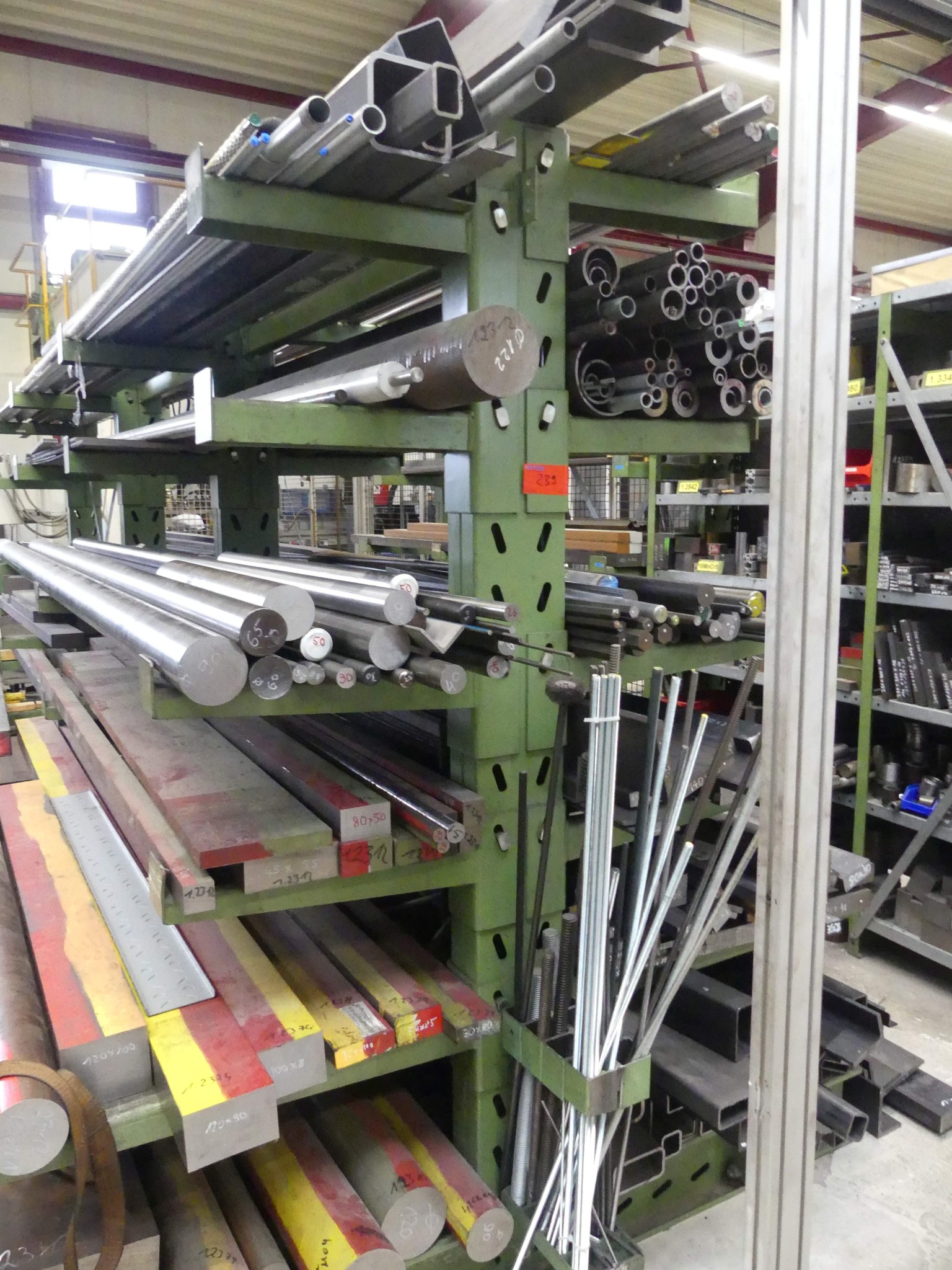 Maschinen und Betriebsausstattung eines Maschinenbauunternehmens-1