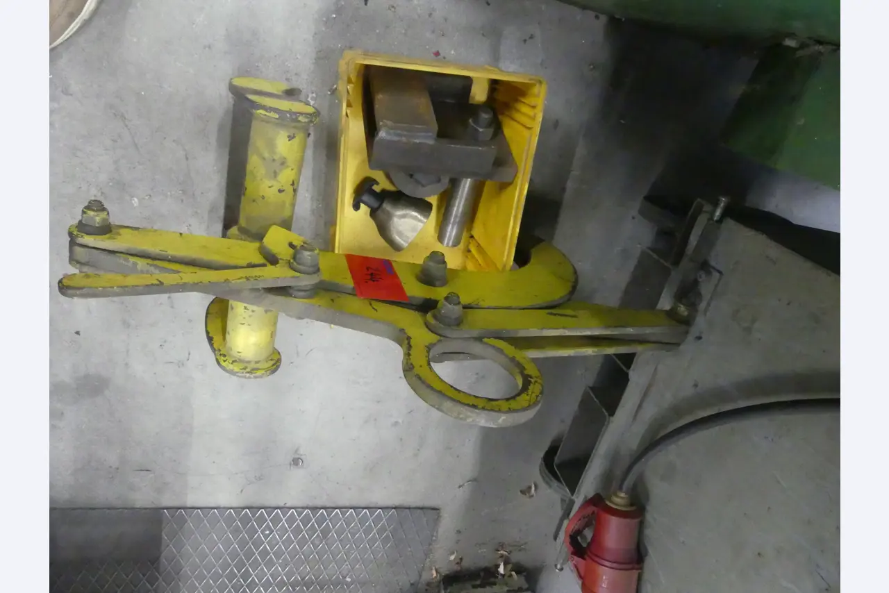 Maschinen und Betriebsausstattung eines Maschinenbauunternehmens-1