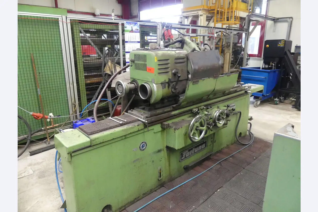 Maschinen und Betriebsausstattung eines Maschinenbauunternehmens-1