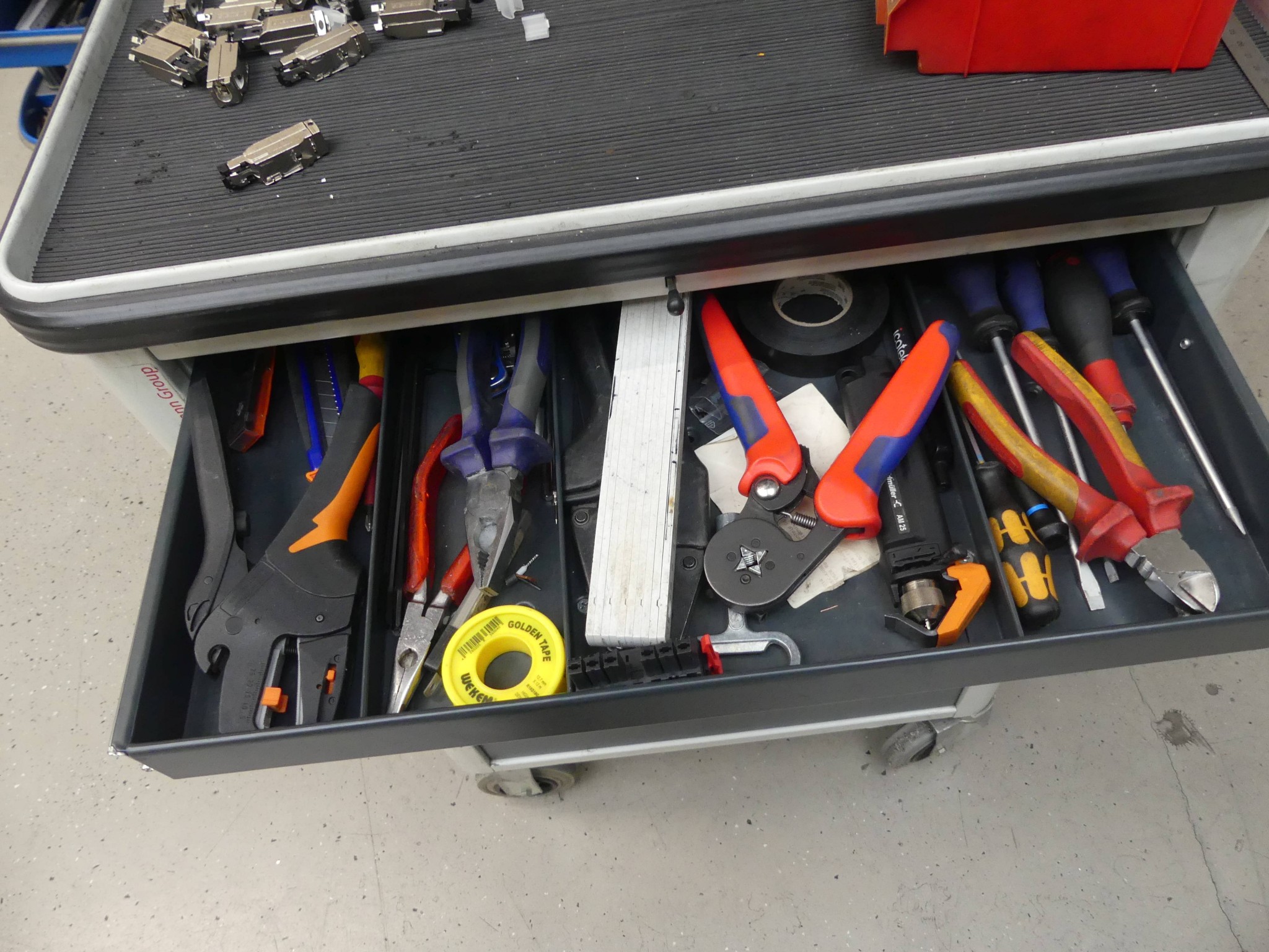 Maschinen und Betriebsausstattung eines Maschinenbauunternehmens-2