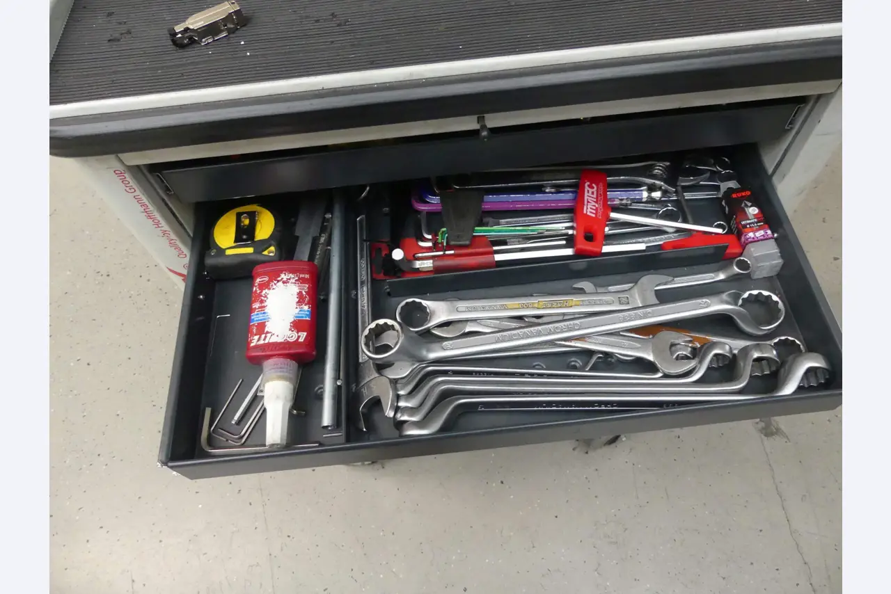 Maschinen und Betriebsausstattung eines Maschinenbauunternehmens-3