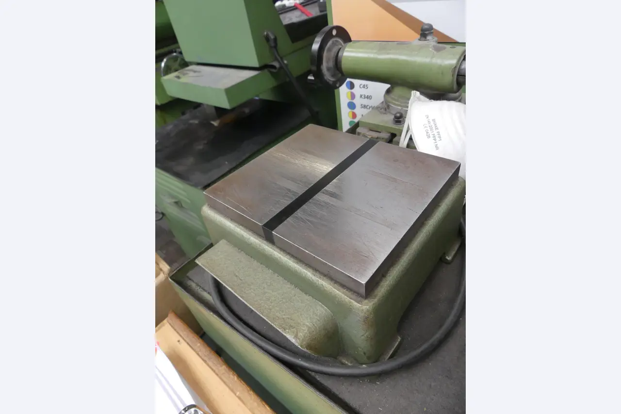 Maschinen und Betriebsausstattung eines Maschinenbauunternehmens-3