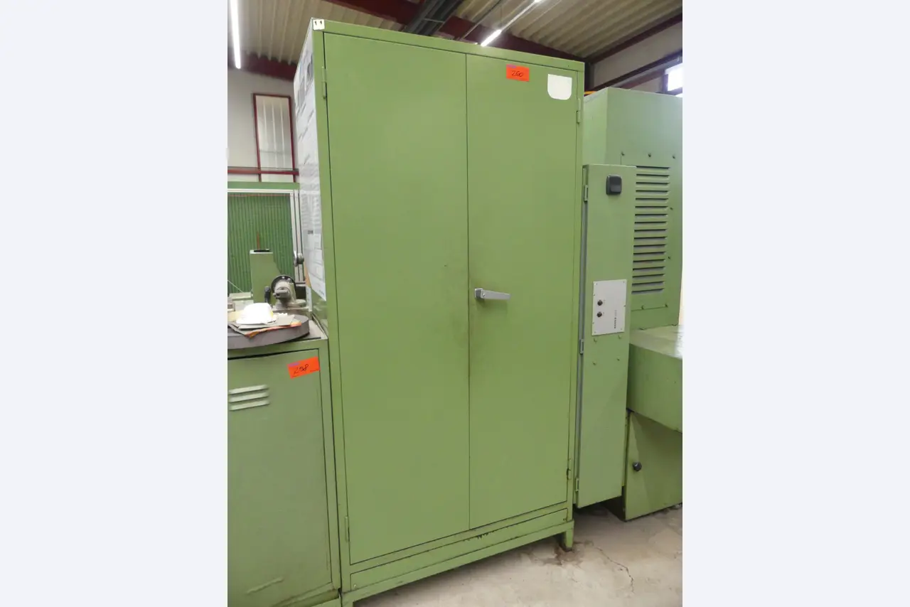 Maschinen und Betriebsausstattung eines Maschinenbauunternehmens-1