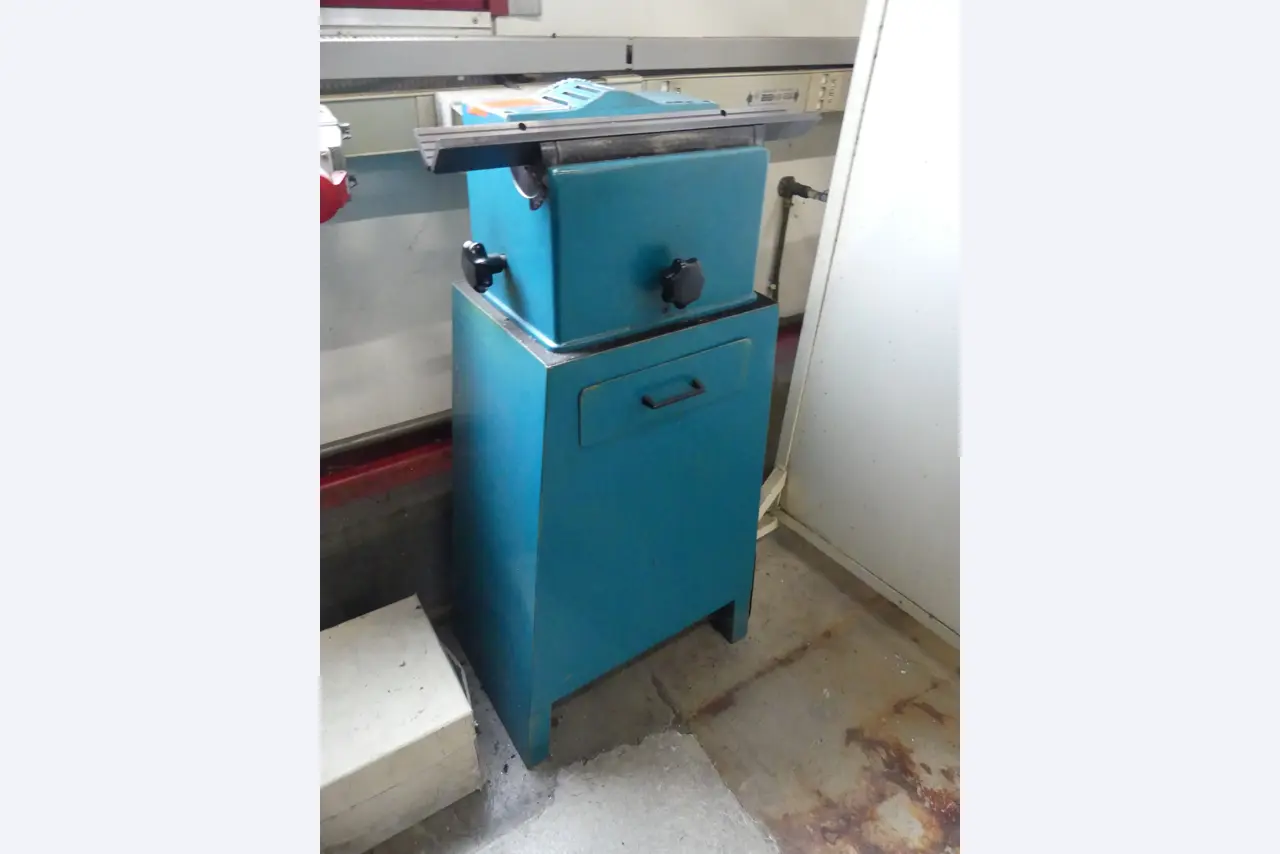 Maschinen und Betriebsausstattung eines Maschinenbauunternehmens-1