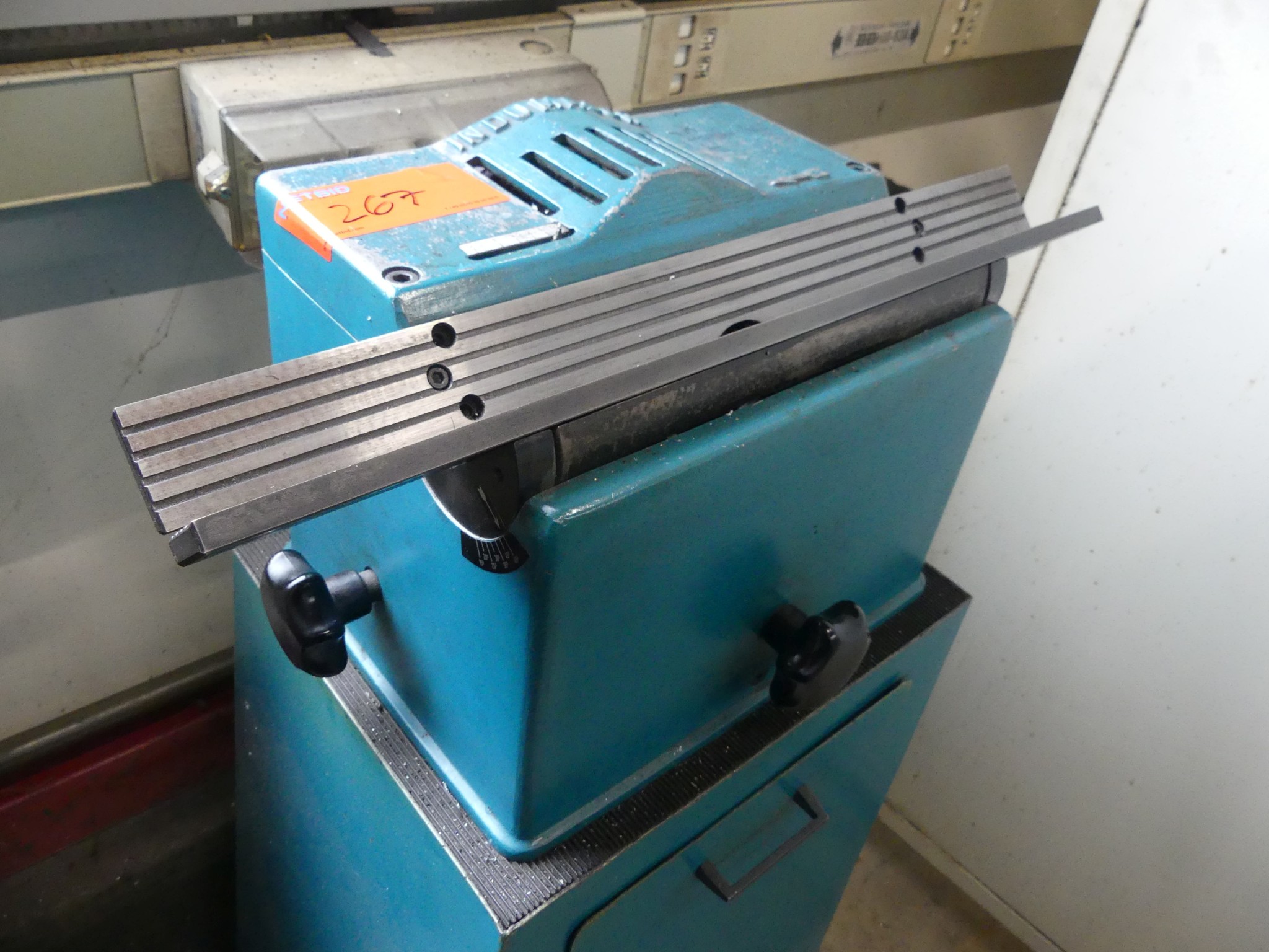 Maschinen und Betriebsausstattung eines Maschinenbauunternehmens-2