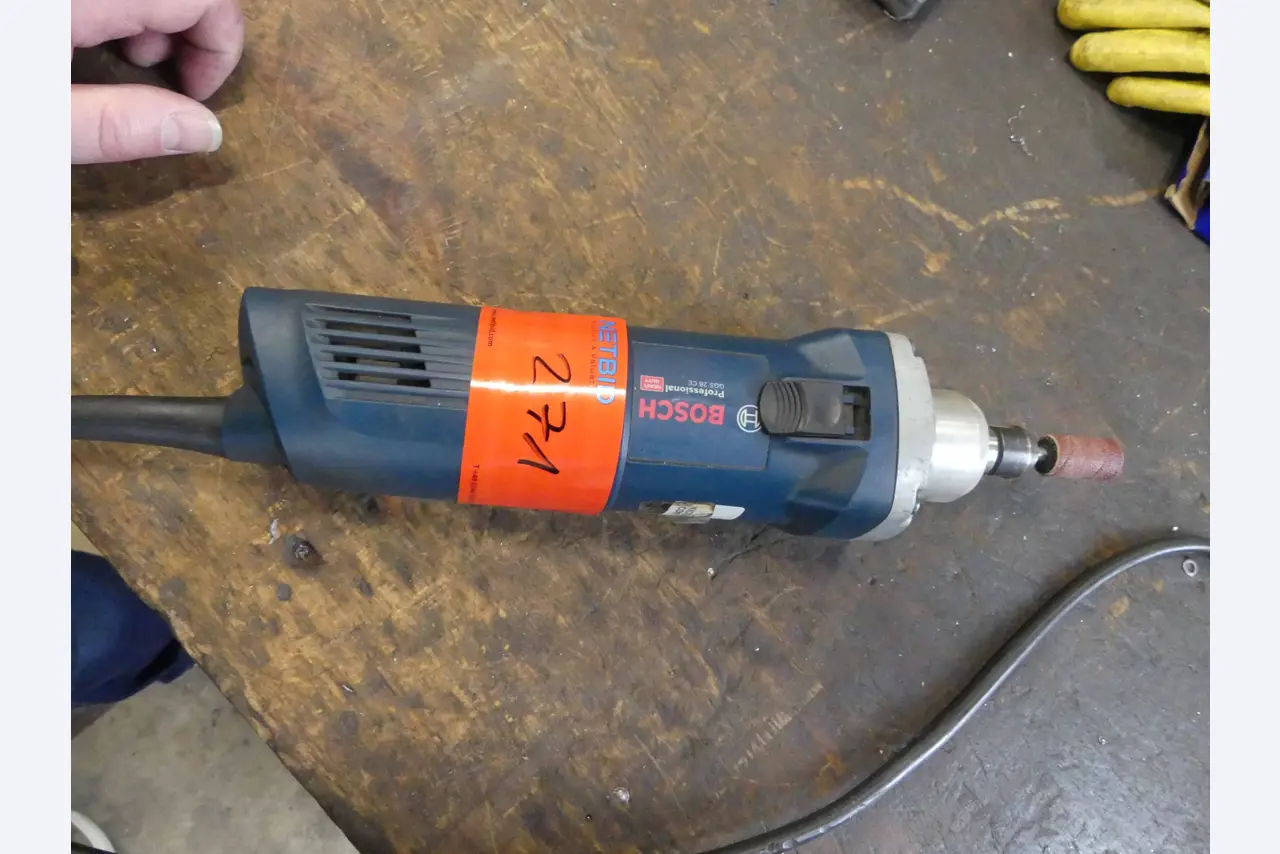 Maschinen und Betriebsausstattung eines Maschinenbauunternehmens-1