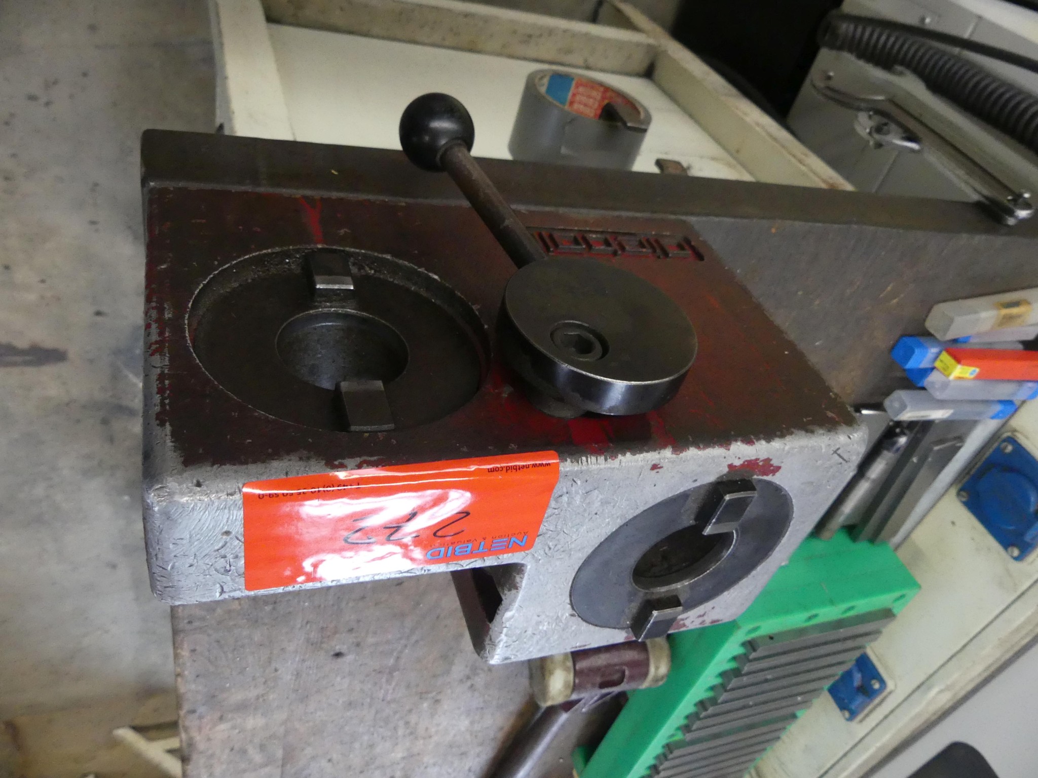 Maschinen und Betriebsausstattung eines Maschinenbauunternehmens-1