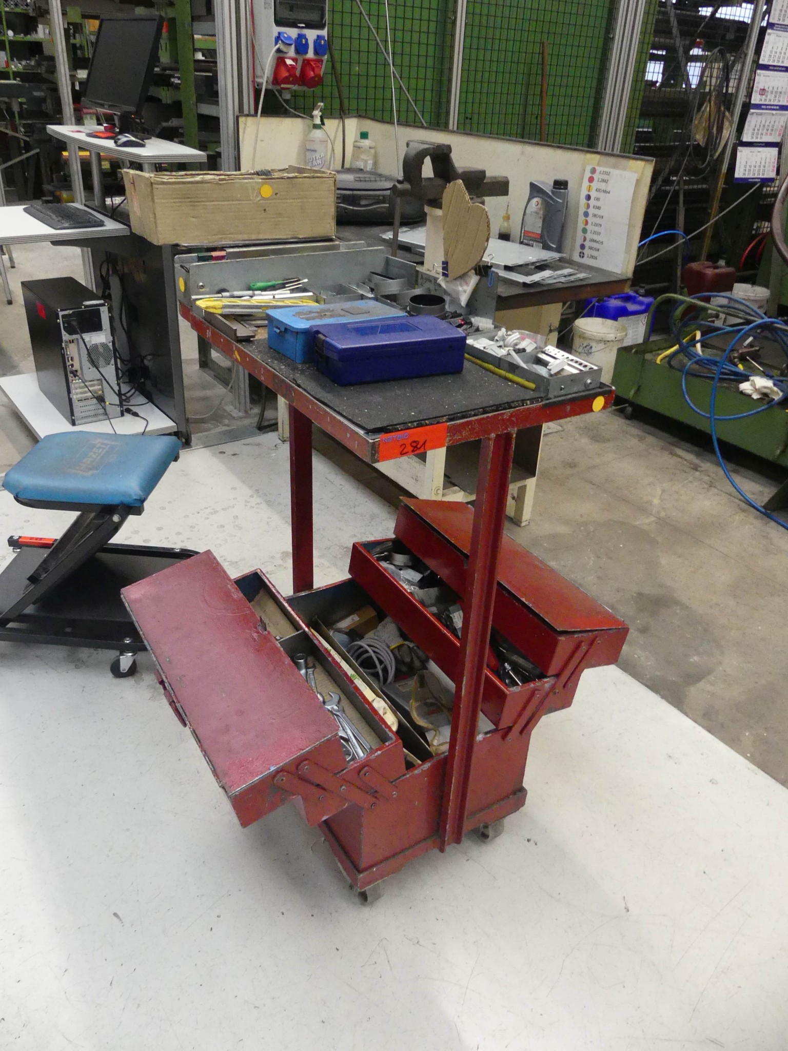 Maschinen und Betriebsausstattung eines Maschinenbauunternehmens-1