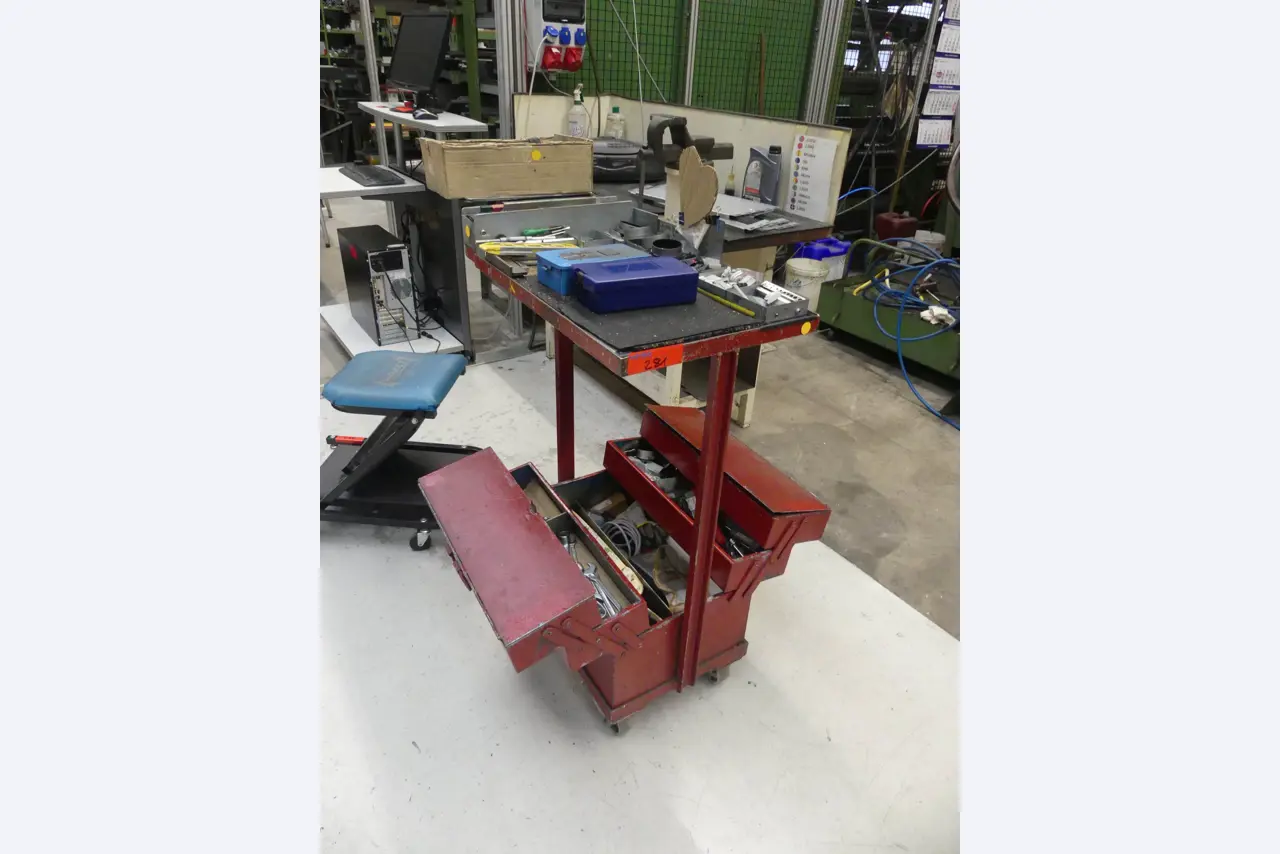 Maschinen und Betriebsausstattung eines Maschinenbauunternehmens-1