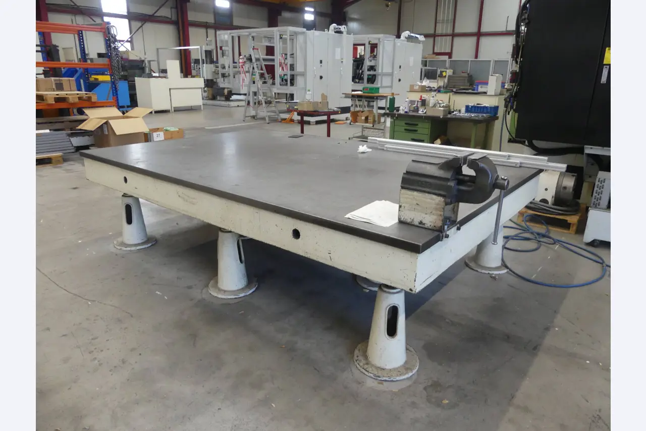 Máquinas e equipamento operacional de uma empresa de engenharia mecânica-3