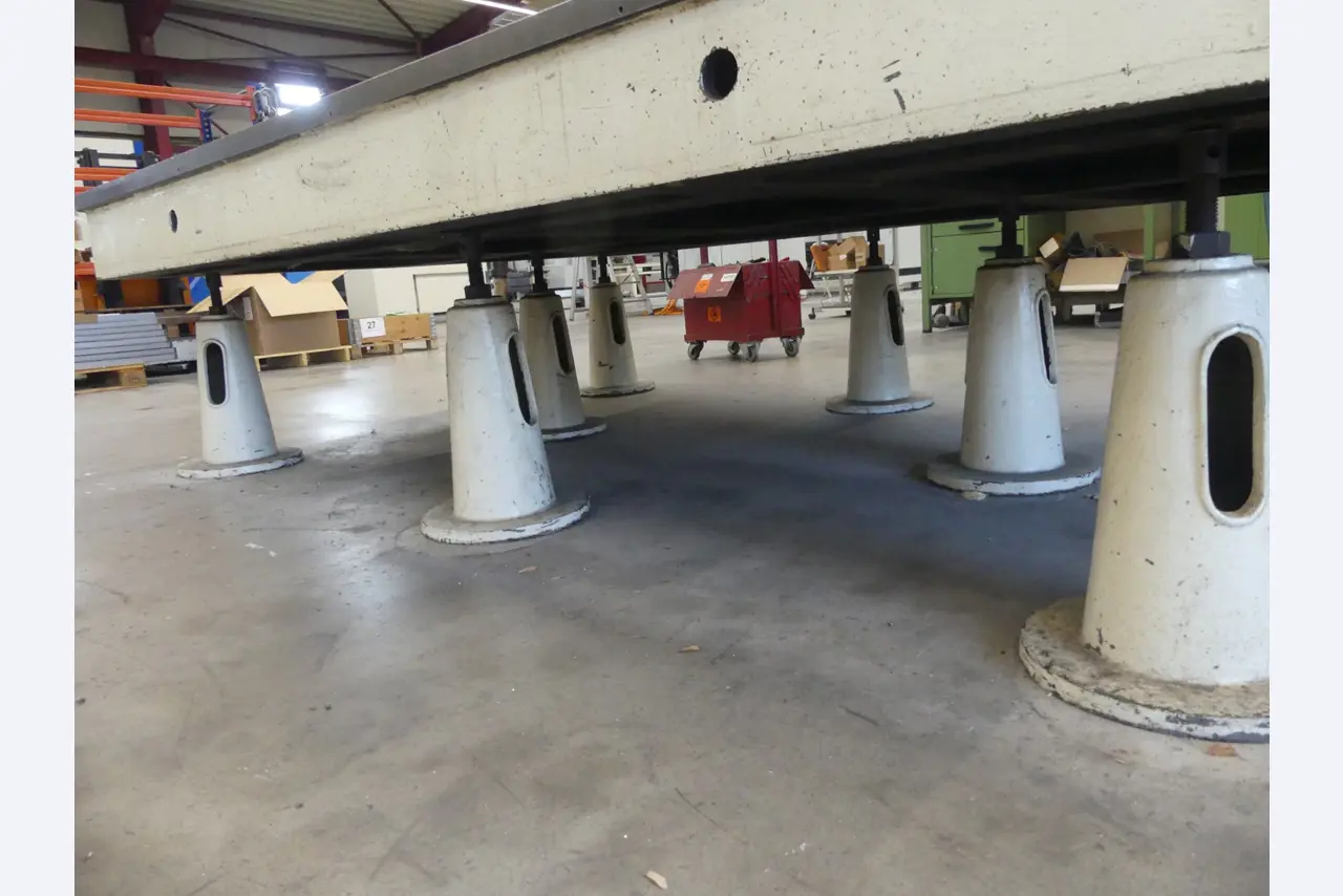 Máquinas e equipamento operacional de uma empresa de engenharia mecânica-4