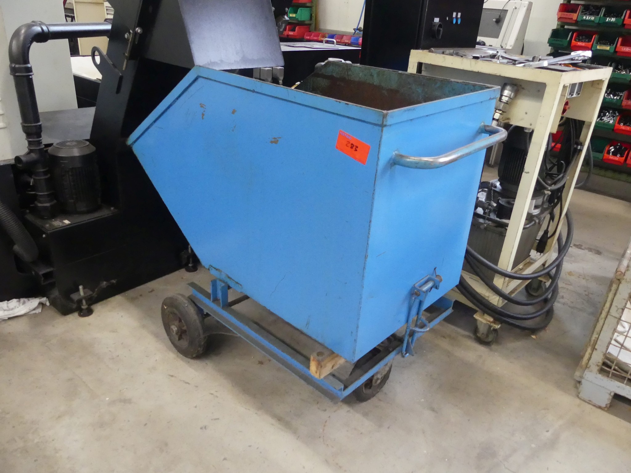 Maschinen und Betriebsausstattung eines Maschinenbauunternehmens-1