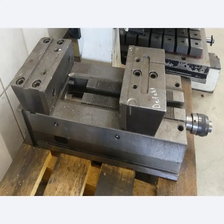 Maschinen und Betriebsausstattung eines Maschinenbauunternehmens-1