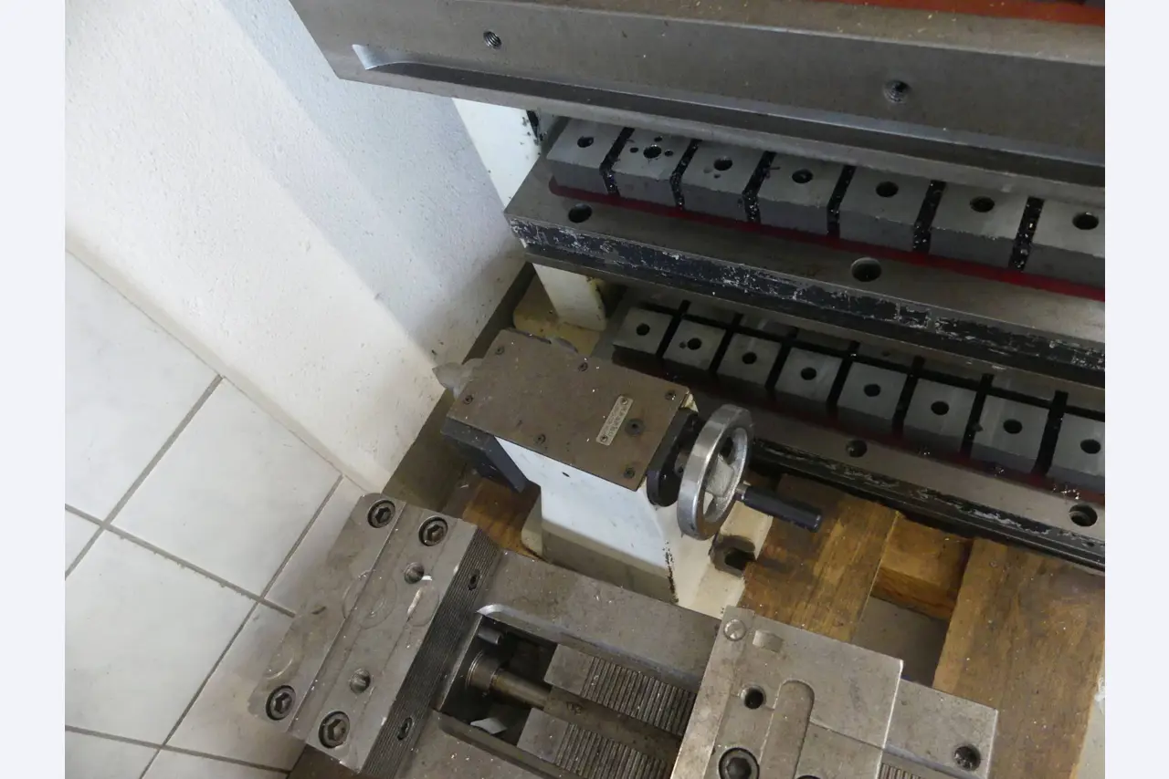 Maschinen und Betriebsausstattung eines Maschinenbauunternehmens-2