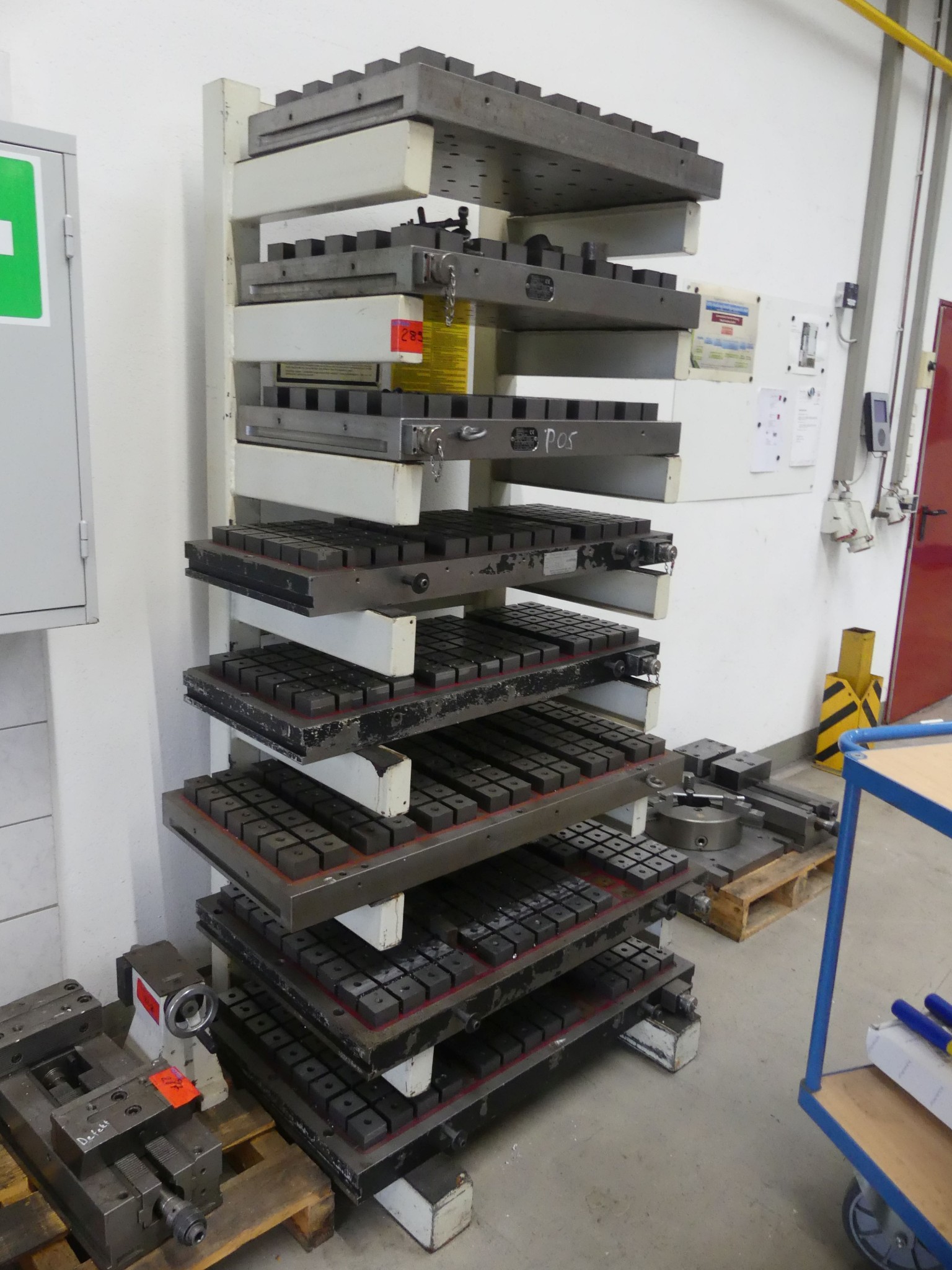 Maschinen und Betriebsausstattung eines Maschinenbauunternehmens-1