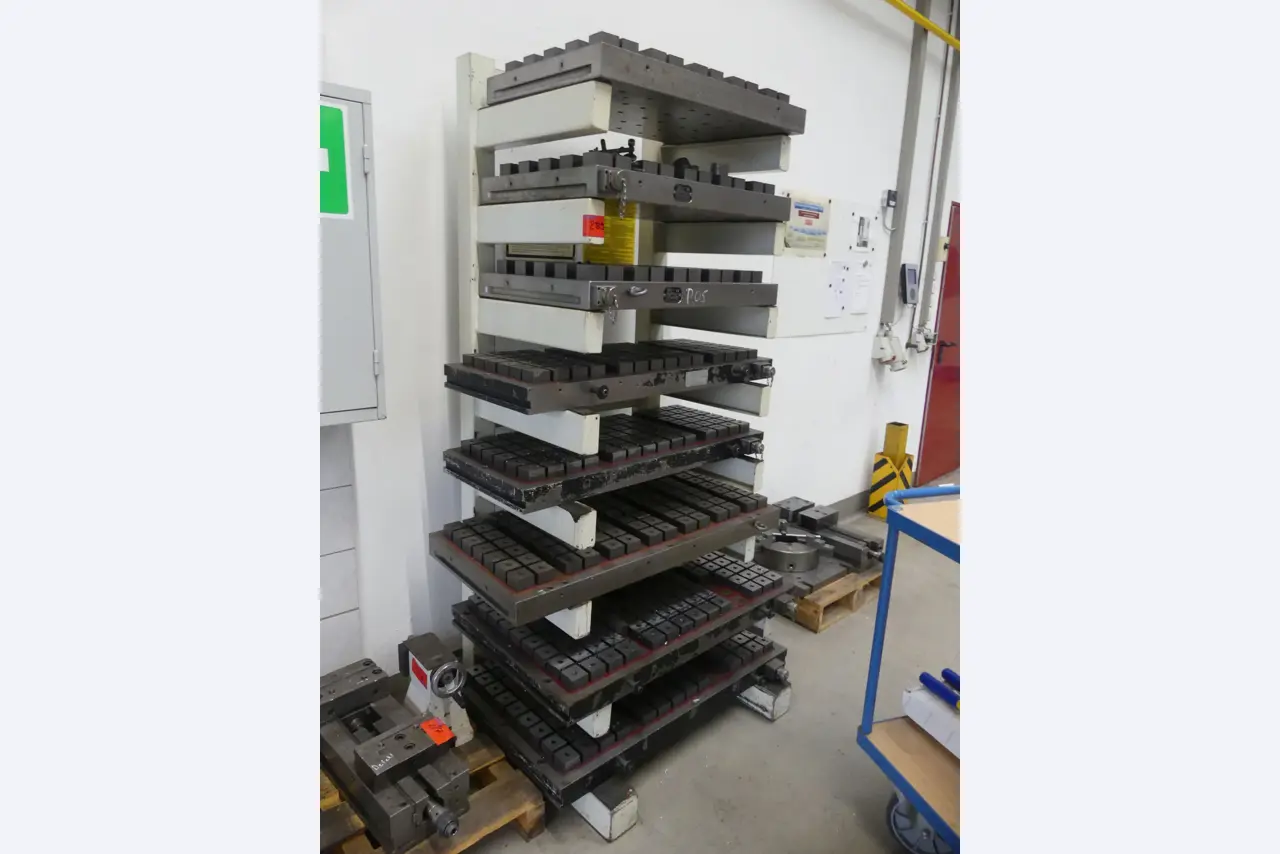 Maschinen und Betriebsausstattung eines Maschinenbauunternehmens-1