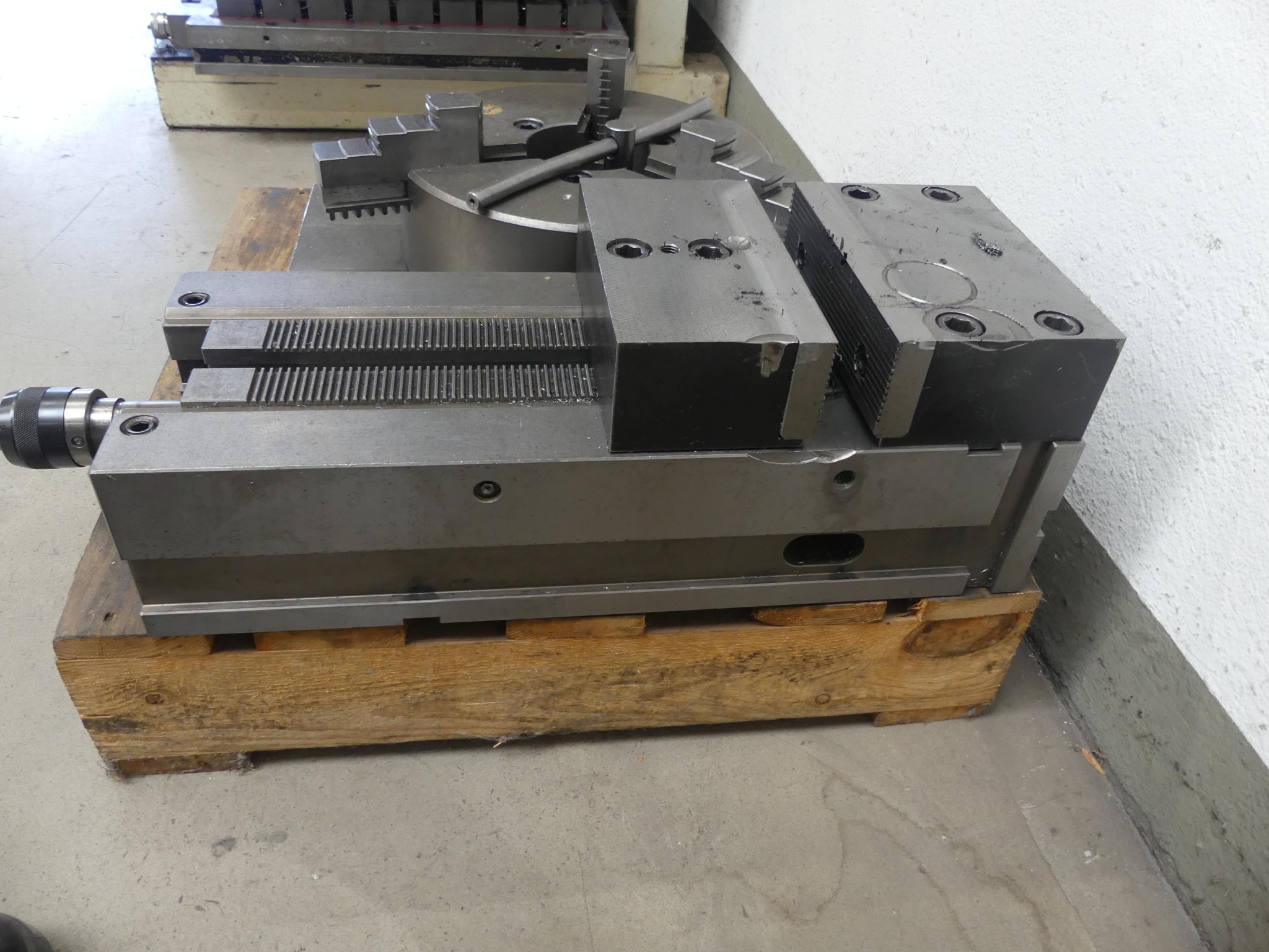 Maschinen und Betriebsausstattung eines Maschinenbauunternehmens-3