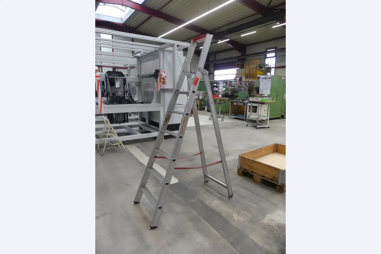 Maquinaria y equipos de explotación de una empresa de ingeniería mecánica-1