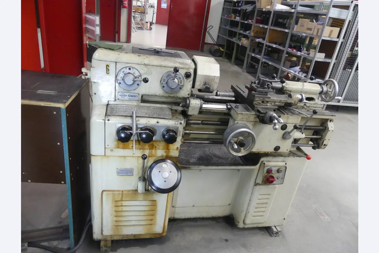 Maschinen und Betriebsausstattung eines Maschinenbauunternehmens-3