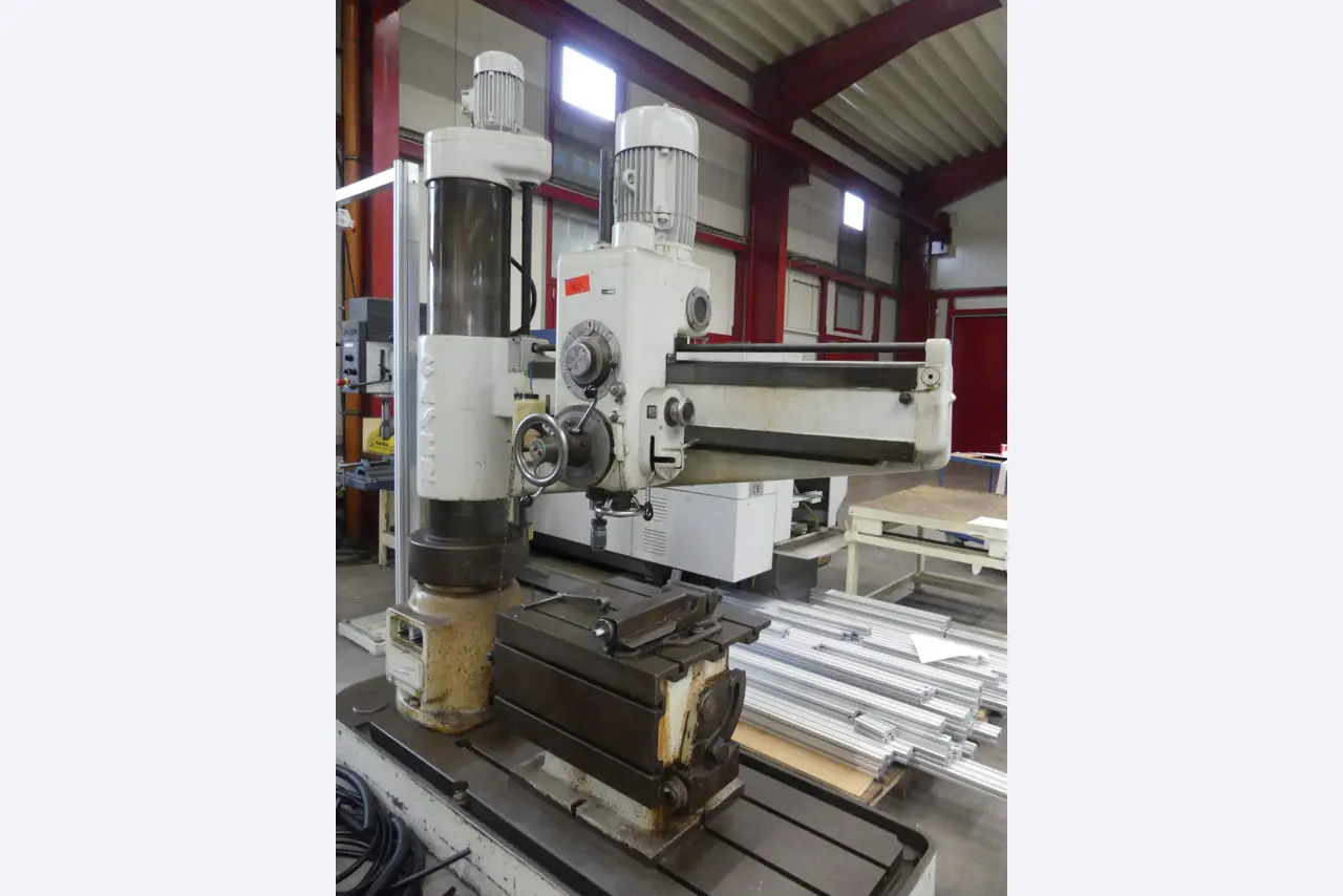 Maschinen und Betriebsausstattung eines Maschinenbauunternehmens-1