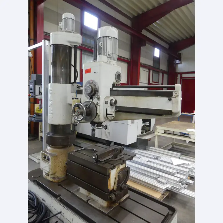 Maschinen und Betriebsausstattung eines Maschinenbauunternehmens-1