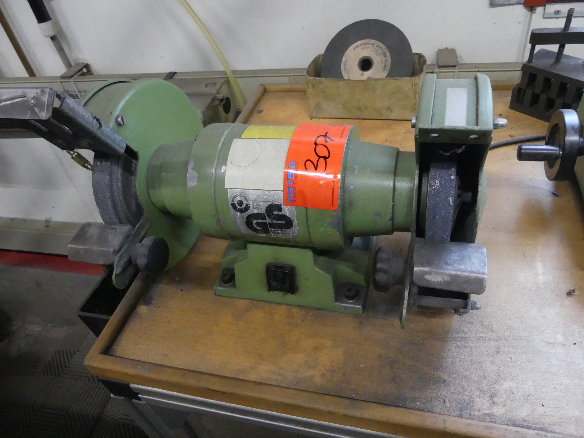 Maschinen und Betriebsausstattung eines Maschinenbauunternehmens-1