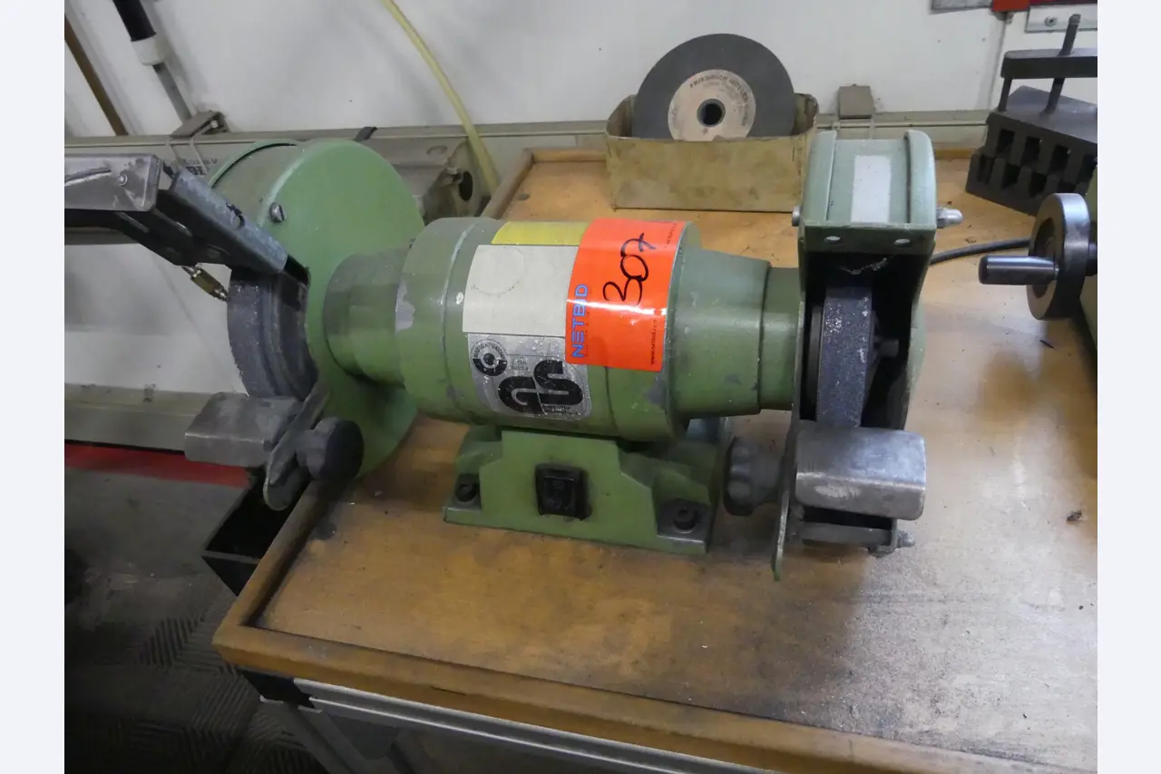 Maschinen und Betriebsausstattung eines Maschinenbauunternehmens-1