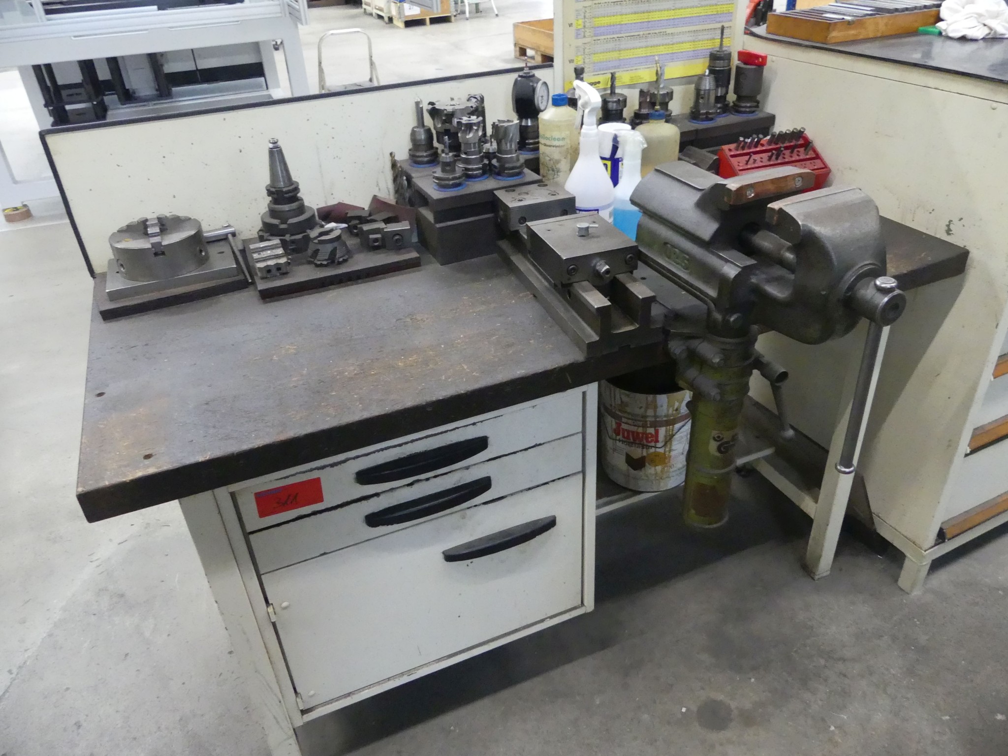 Maschinen und Betriebsausstattung eines Maschinenbauunternehmens-1