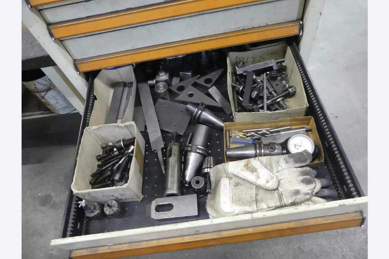 Maschinen und Betriebsausstattung eines Maschinenbauunternehmens-5