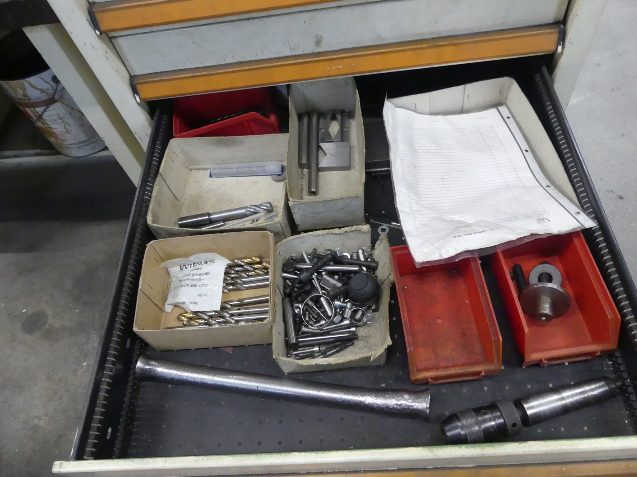 Maschinen und Betriebsausstattung eines Maschinenbauunternehmens-6